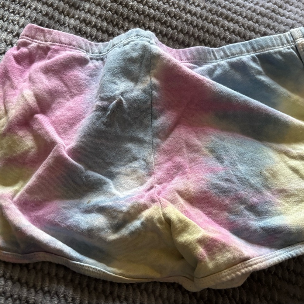 Vans sweat shorts
Size medium fit like small